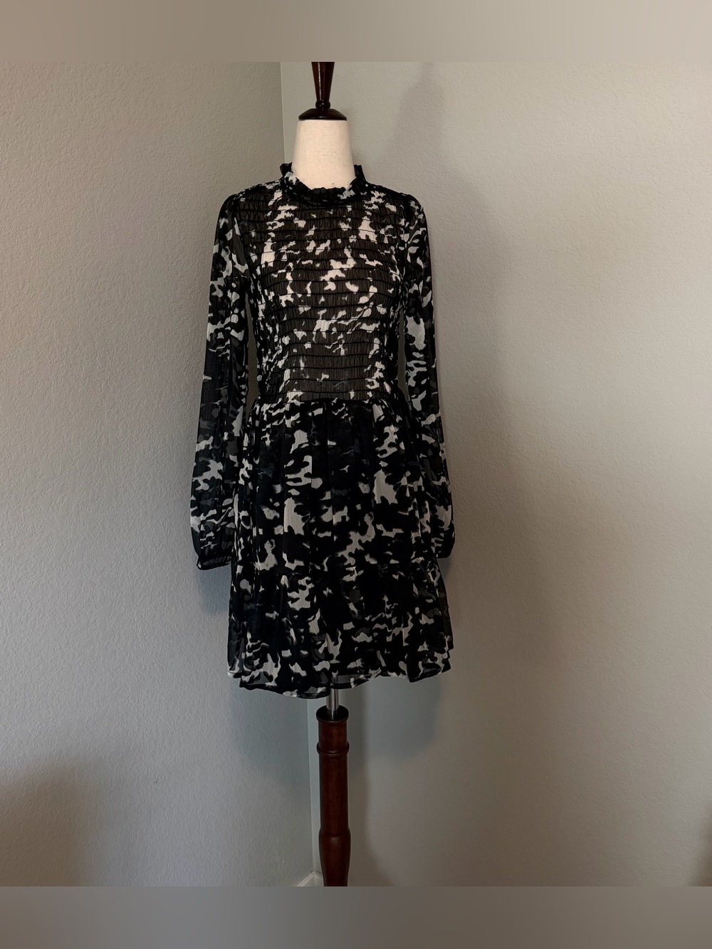 Noisy May Melina L/S Short Dress WVN BG Black White Abstract Smocked Mini - XS